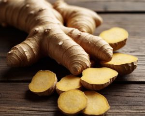 Raiz del aceite esencial de jengibre, ideal para aliviar el estrés, mejorar la digestión y fortalecer el sistema inmunológico. Ideal para aromaterapia y masajes.